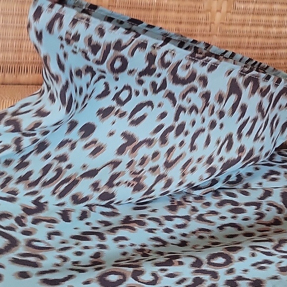 Adrienne women's blouse - Picture 3 of 5